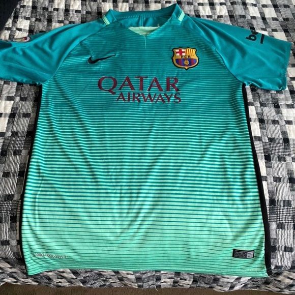 Barcelona jersey - Picture 1 of 4
